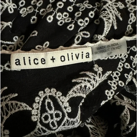Alice + Olivia Embroidered white/black tops size S/P - Picture 6 of 11